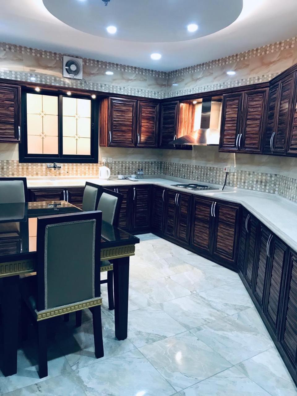 Luxury Hotel Apartments Tabuk Ngoại thất bức ảnh